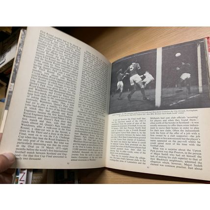 1967 "THE ALL STARS FOOTBALL BOOK No.7" UK SOCCER ANNUAL HARDBACK BOOK (P4)