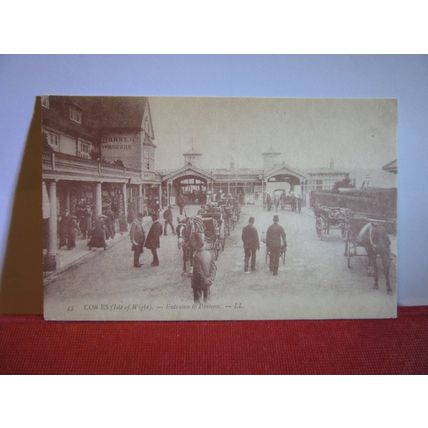 ENTRANCE TO PONTOONS, COWES, Isle of Wight. repro postcard =