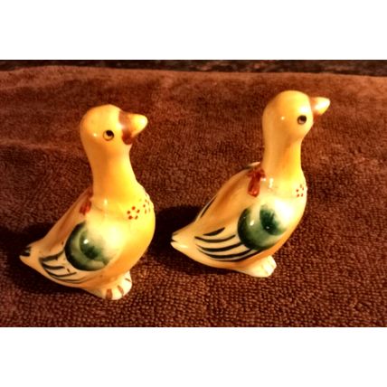 Old Vintage Doves Salt & Pepper Shackers 3 1/4" Tall 1940/50s