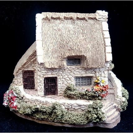 Lilliput Lane Tanners Cottage Thatched Vintage Ornament