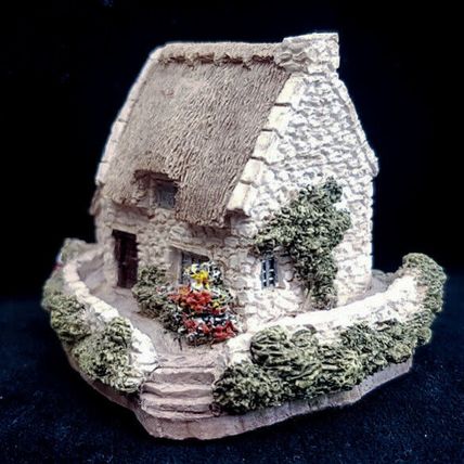 Lilliput Lane Tanners Cottage Thatched Vintage Ornament