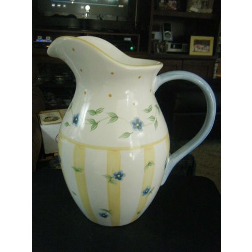 Pfaltzgraff Melissa Pattern Large Ceramic 96 oz. Pitcher