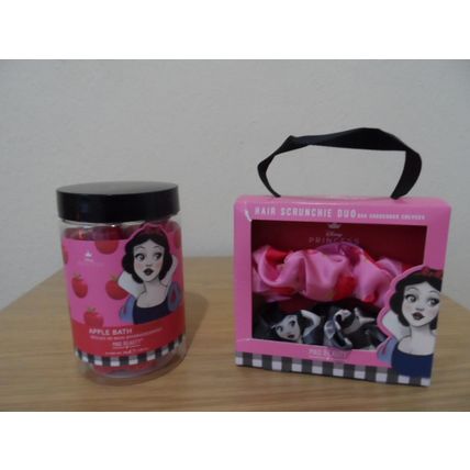 Disney Mad Beauty Snow White Apple Bath Fizzers & Hair Scruchies Brand New
