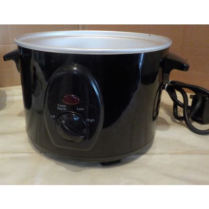 Individual Slow Cooker by Huntly Worldwide - NEVER USED