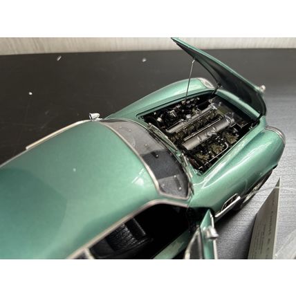 CMC M-132 Aston Martin DB4 GT Zagato 1961, Metallic Green 1:18 - VGC