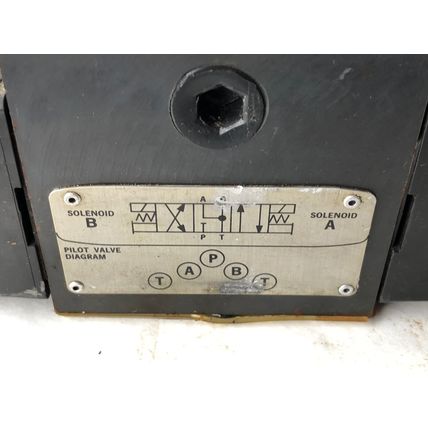 NEW VICKERS 02-126110-DG4S4W-016C H 60 DIRECTIONAL VALVE 868988, 24VDC,TA