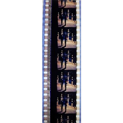 Pk DAU - A - MIX - a 013M. 1 STRIP OF 5 - 35MM FILM CELLS. (ews )