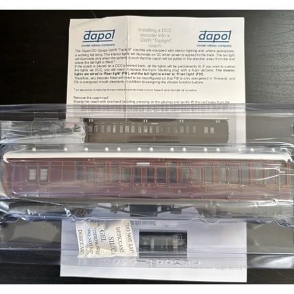 4P-020-001 Dapol GWR Toplight M/line City Lined Crimson 3rd Brake 3747 Set 1