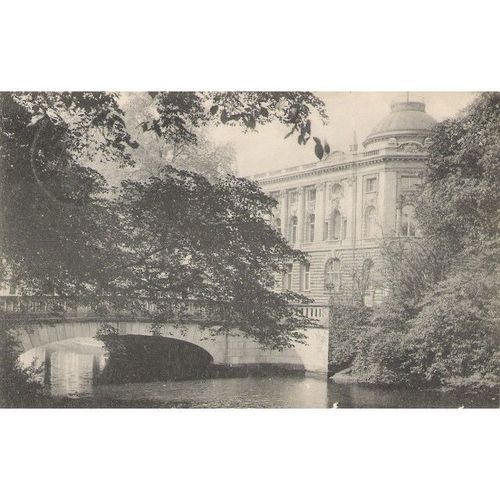 170: Dusseldorf: Bridge over the Moat.