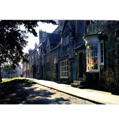 Colour Postcard - The Bow Window, Chipping Campden Glos