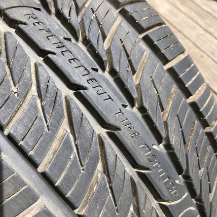 Porsche Panamera 19X9 Black Front Wheel 2010-2016 255/45R19 Altimax RT43 + TPMS