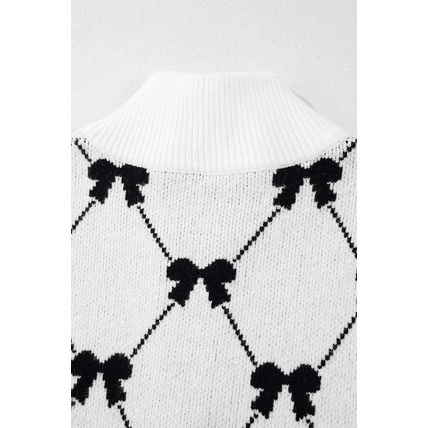 Black Preppy Vibes Bow Print Zipped Collar Sweater Tee