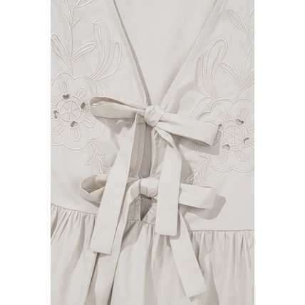 Parchment Hollow Out Embroidered Flower Knot Front V Neck Tank Top