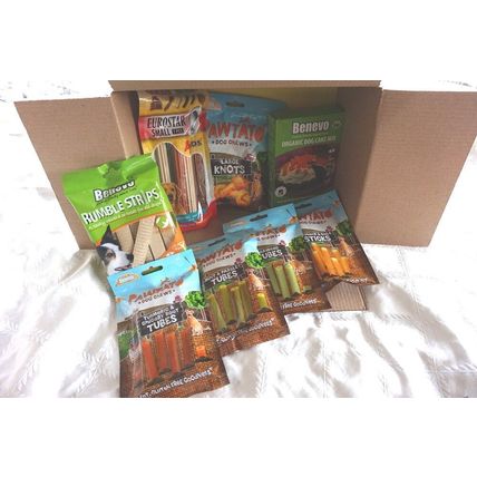 ULTIMATE VEGAN DOG CHRISTMAS EASTER BIRTHDAY HAMPER WITH VEGAN VEGE TREATS