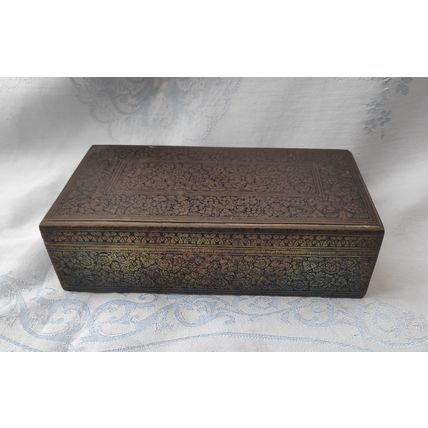 ANTIQUE HEAVY BRASS FINE QUALITY ENGRAVED INDIAN MUGLAI CIGARETTE TRINKET BOX