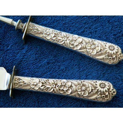 VNTG STERLIG SILVER FLORAL REPOUSSE HANDLE CARVING SET