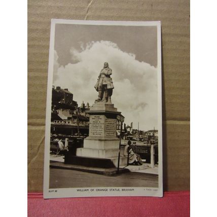 ALBERT MEMORIAL KENSINGTON GARDENS, LONDON unused postcard RP by R. Tuck 1952 =