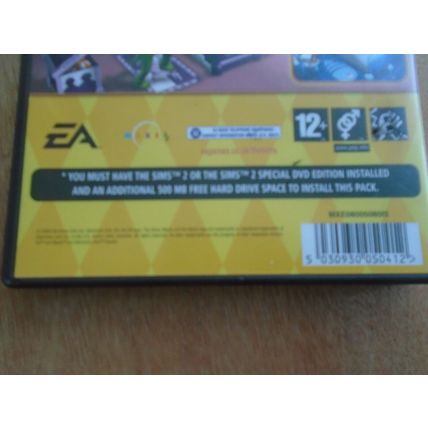 The Sims 2 Family Fun Stuff PC-CD