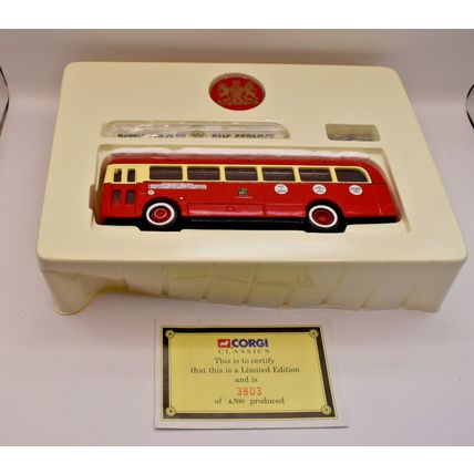 CORGI CLASSICS 34901 1:50 SCALE LEYLAND ROYAL TIGER BUS MANCHESTER CORPORATION