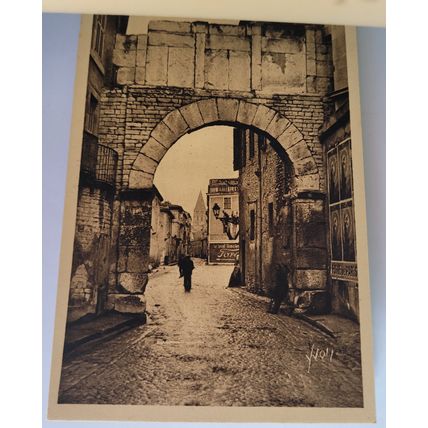 Postcards Nimes, France. Book of 20. Unposted