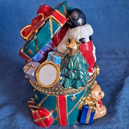 SANTA CLAUS TRINKET BOX Ceramic Ceramic jewelry holder Christmas Ring Pill Gift