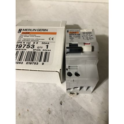 NEW MERLIN GERIN MULTI 9 ,DPN-N VIGI B6 30mA 19753 CURRENT BREAKER,FE,BN