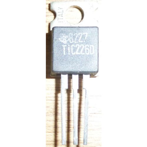 TRIAC 400V 8A TO-220 Texas TIC226D genuine vintage item 1982/3