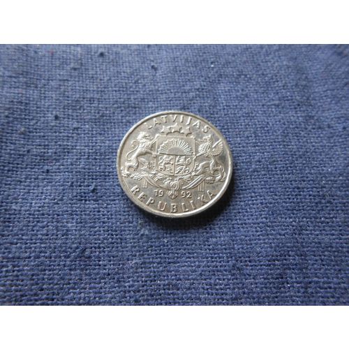 1992 LATVIA 1 LATS COIN.