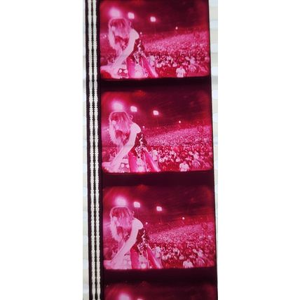 ALICE COOPER. Pk MTP - D083e . 1 STRIP OF 5 - 35MM FILM CELLS.