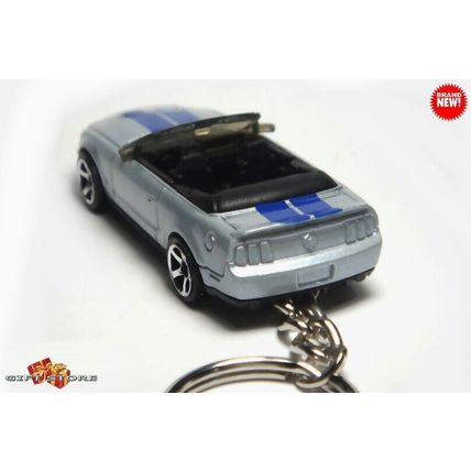 RARE KEYCHAIN SILVER FORD SHELBY MUSTANG CONVERTIBLE GREAT GIFT NOVELTY