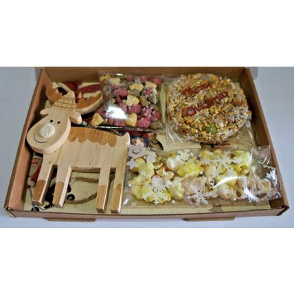 HOPPY CHRISTMAS RABBIT BUNNY GIFT BOX WITH REINDEER WOOD GNAW AND TASTY TREATS