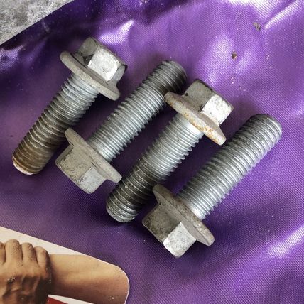Land Rover LR2 Transmission Mount OEM LR032118 + FS112406 Bolts Hardware