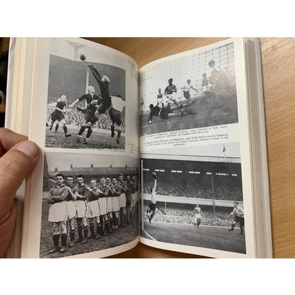 1970 "SOCCER - A PANORAMA" B GLANVILLE FOOTBALL SPORTSMAN BOOK CLUB HB BOOK (P3)