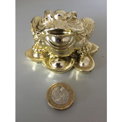 TOAD FIGURINE (CHINESE GOLDEN METAL)