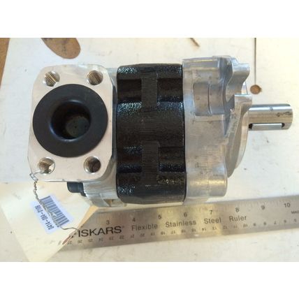 NEW KYB 8526031 9L0813 FORKLIFT HYDRRAULIC GEAR PUMP ,EN