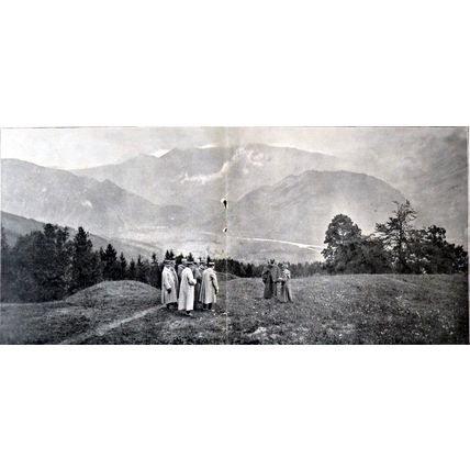 ROYAL LUNCH ON THE GRASS, IN A VALLEY, NEAR CAPORETTO 1915 FRANCE WORLD WAR I