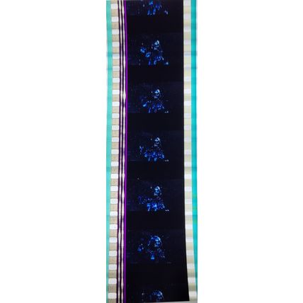 Pk GEB - B - MIX - A 021u. 1 STRIP OF 5 - 35MM FILM CELLS. ( AVP )