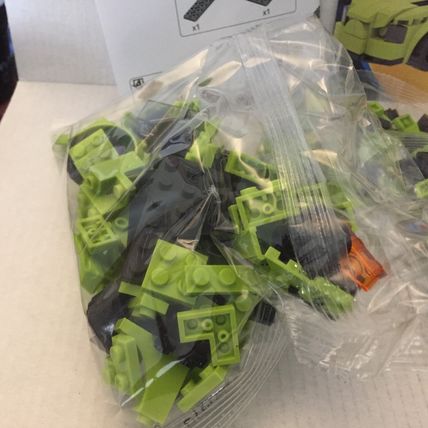 NEW Make it Blocks Green Racing Car - 214 pieces (out of box)