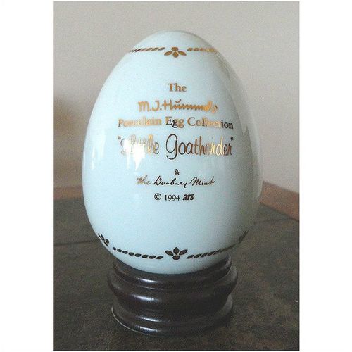 Porcelain egg Little Goat Herder 1994 M. I. Hummel Danbury Mint collectible