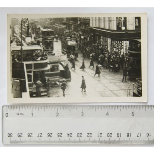 Photo Glasgow Trams in Street Scene