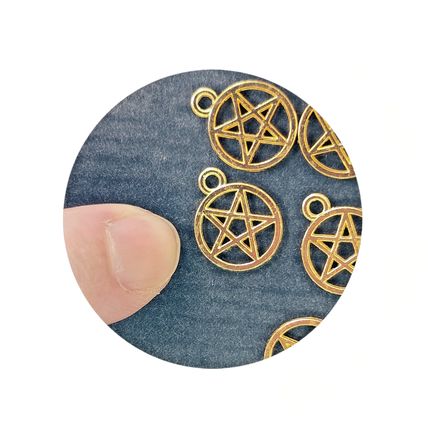 Pack of 10 Gold Coloured Pentagram Pendant Charms 16mm x 13mm Wicca Witch CH4