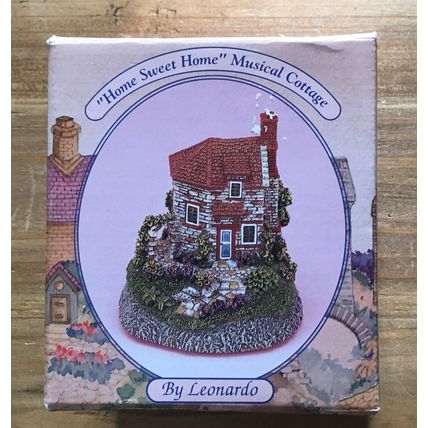 LEONARDO Home Sweet Home Musical Cottage - Boxed LP8757