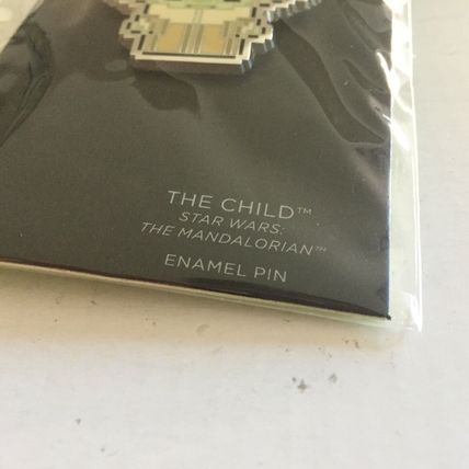 NEW San Diego Comic Con Exclusive Mandalorian The Child Pixel Pin