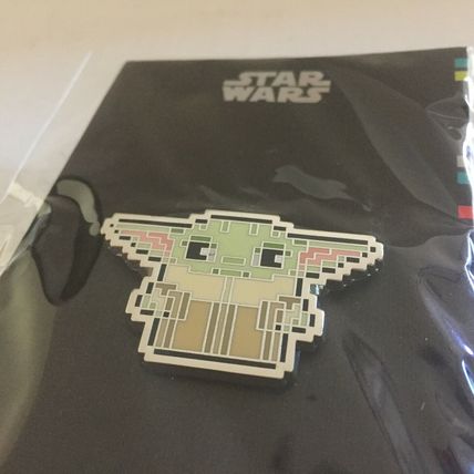 NEW San Diego Comic Con Exclusive Mandalorian The Child Pixel Pin