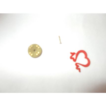 RED METAL HEART PIN BROACH BROKEN SELLING FOR CRAFT