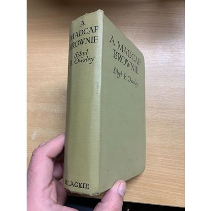 1950s SIBYL B OWSLEY "A MADCAP BROWNIE" FICTION ILLUSTRATED HARDBACK BOOK (P3)