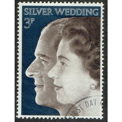 1972 Royal Silver Wedding 3p Brownish Black Deep Blue and Silver SG916 FU