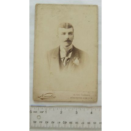 Cabinet photo - Naudin, London - gentleman