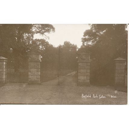 PC23275 Binfield Park Gates. No B603. 1914