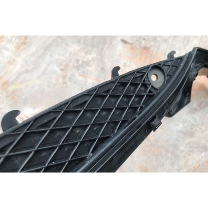 Smart roadster 452 : rear wing front support grill / bracket RH RIGHT